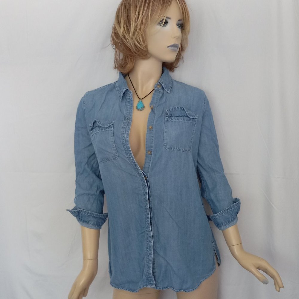 Chico's Petite Small (PS) 100% Lyocell Denim Button-Up Shirt Soft Lightweight - Picture 1 of 5